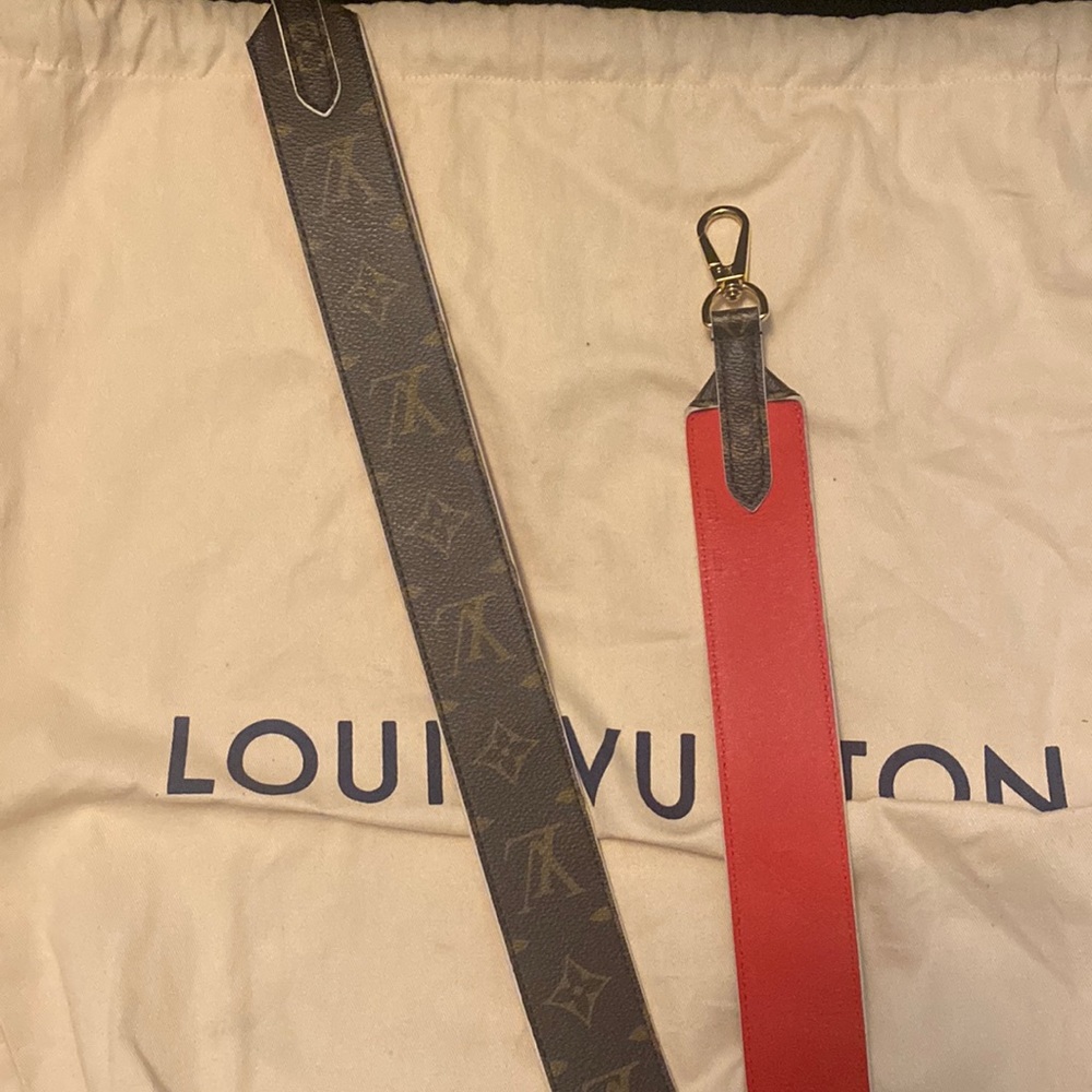 Authentic Louis vuttion attach strap for purse